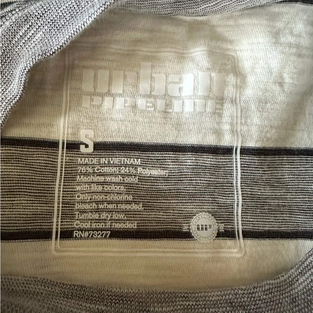 ☘️Pocket Tee - Picture 2 of 2